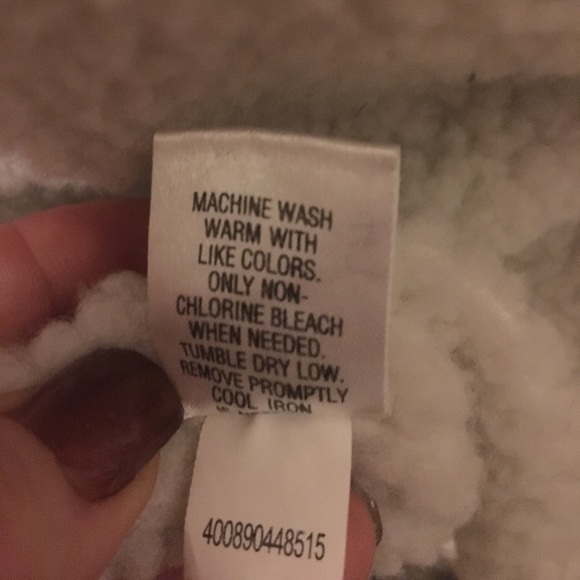 Hooded Vest - Picture 5 of 5